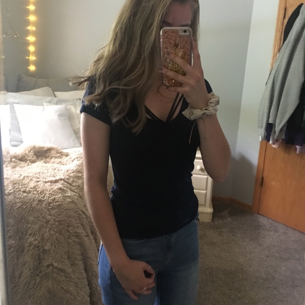 Hollister dark blue t-shirt: M